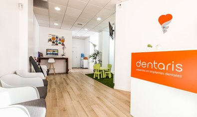 Clínica dental Dentaris