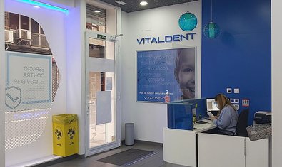 Clínica dental Vitaldent Alicante Reyes Católicos 