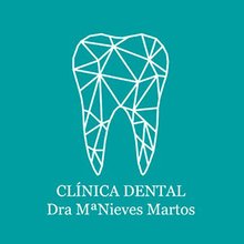 Clínica Dental Dra. Mª Nieves Martos - логотип