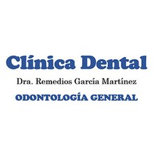 Clínica dental Remedios García Martínez - логотип