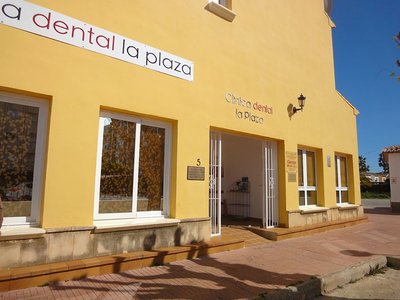 Clínica dental La Plaza